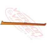 GRILLE - GARNISH - WIDE CAB - LOWER - AMBER - MITSUBISHI CANTER FE5/FE6 1994-